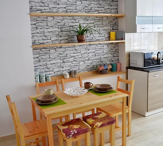 Karina شقة تيلسز